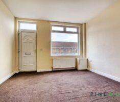 3 BEDROOM House - Terraced - Photo 5