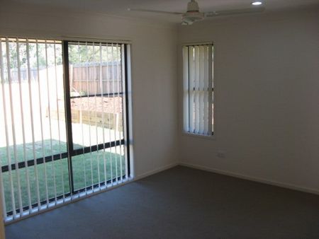Air Conditioned Private 4 Bedroom Home - Photo 2