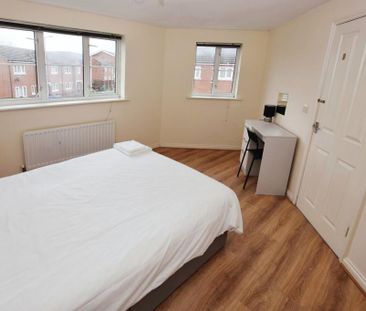 3 bedroom semi-detached house to rent - Photo 6