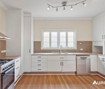 Character, Space and Versatility Across Two Levels - Photo 4