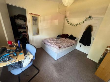 4 bedroom house of multiple occupation to rent - Photo 2