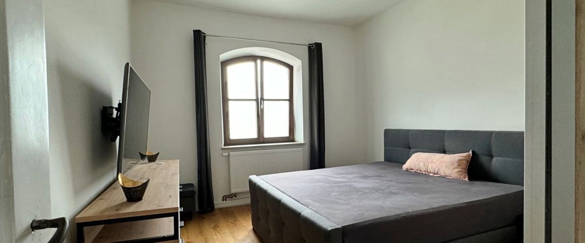 Charmante 2-Zimmer-Wohnung im Altbau in der Nähe der Landshuter Altstadt – komplett möbliert - Photo 1