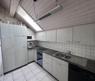3 1/2-Zimmer-Dachwohnung mit Hobbyraum, Keller, Garage und Garten - Foto 4