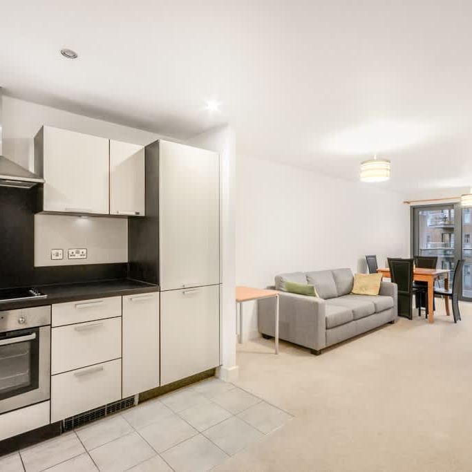 Surrey Quays Road London SE16 - Photo 1