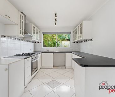 Spacious Family Living - Photo 2