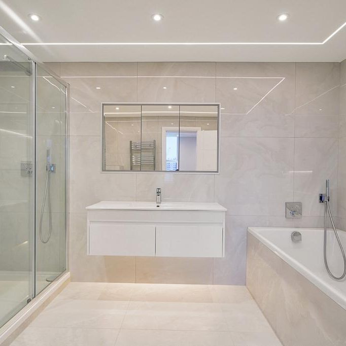 3 bedroom flat to rent - Photo 1