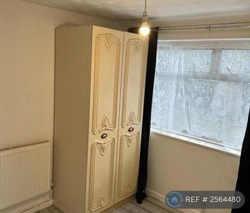 5 bedroom end of terrace house to rent - Photo 4