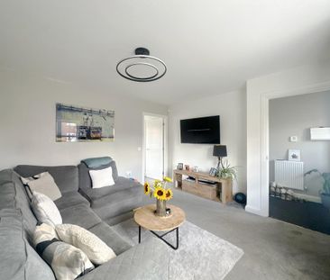 2 bedroom end of terrace house to rent - Photo 4