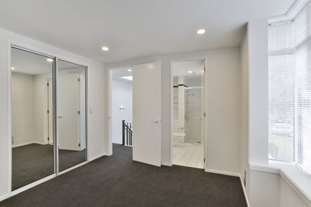 Unique Gem in prime location.. - Photo 4