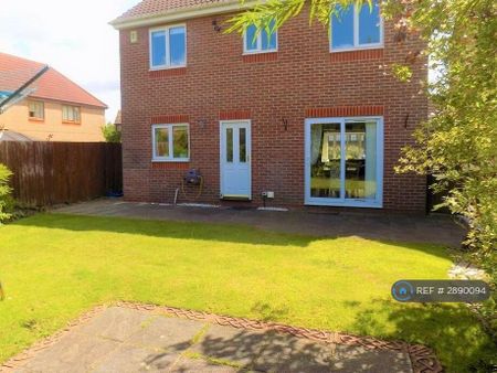 4 bedroom detached house to rent - Photo 3