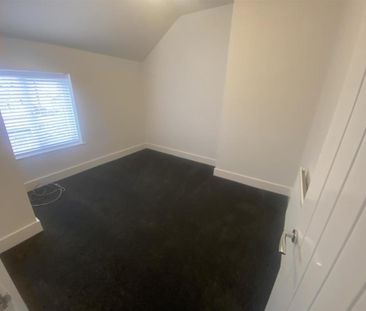 3 bedroom end of terrace house to rent - Photo 5