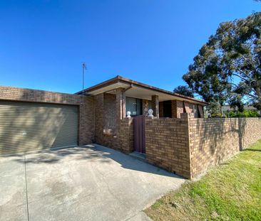 Comfort & Convenient Living in Golden Square - Photo 1