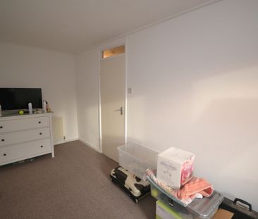 3 bed Flat for Rent - Photo 3