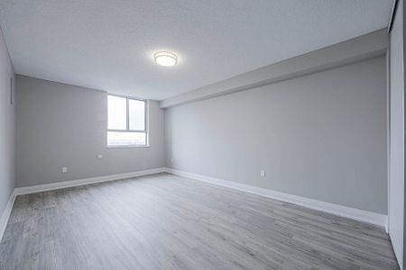 Three Bedroom Apartment - Photo 2