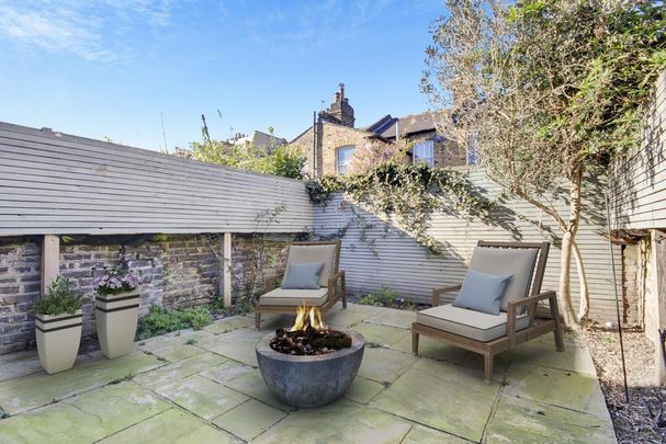 2 bedroom terraced house to rent - Photo 1
