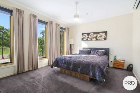 QUALITY FAMILY HOME! FULLY FURNISHED WITH A POOL! - Photo 2