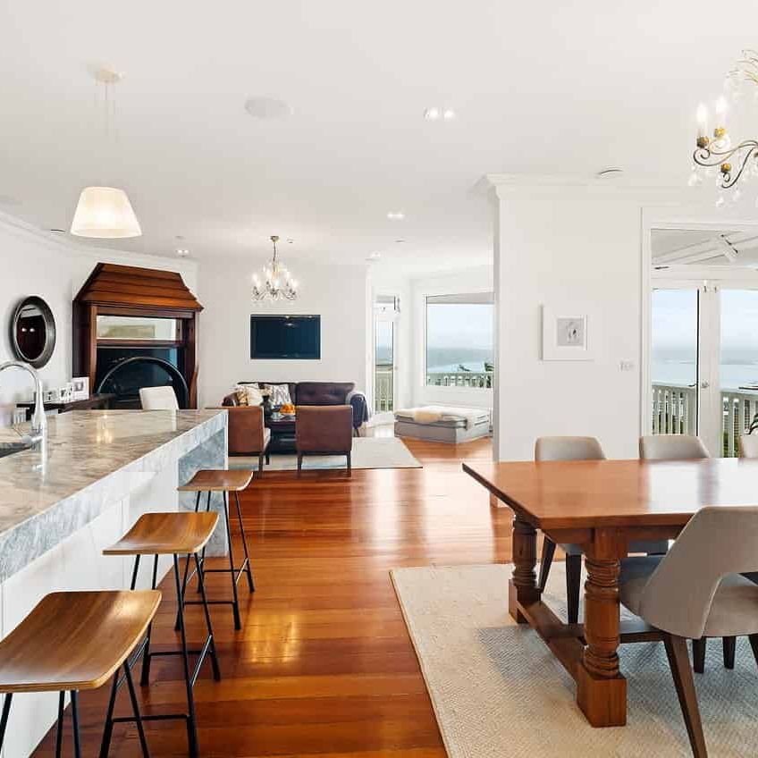 Fully furnished 250m2 executive 3 bed apartment - Photo 1