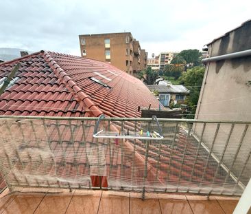 Location Appartement 1 pièce 24m² HYERES 83400 - Photo 2