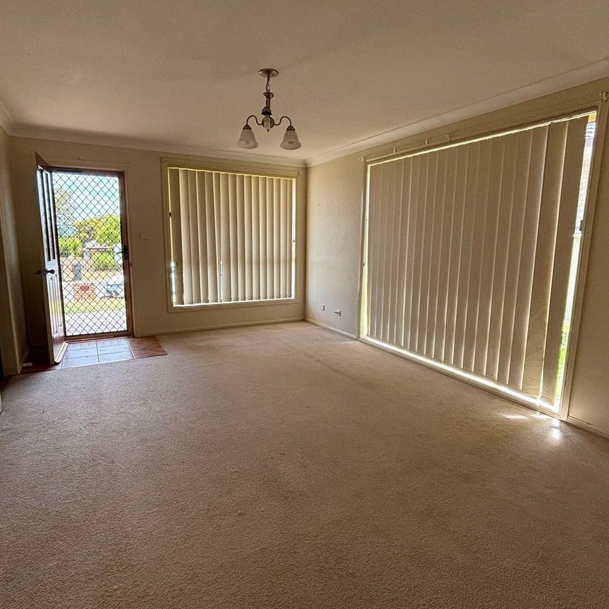 Convenient & central! - Photo 1