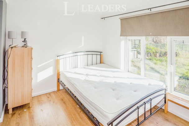 5 bedroom semi detached to rent East Dene, CV32 - Photo 1