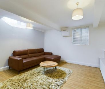 5 bedroom terraced house to rent - Photo 1