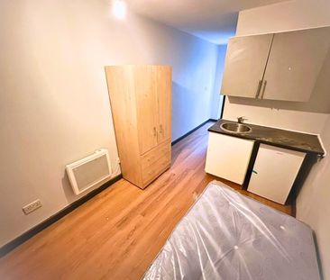 Studio Flat, Castillon Road, SE6 - Photo 1