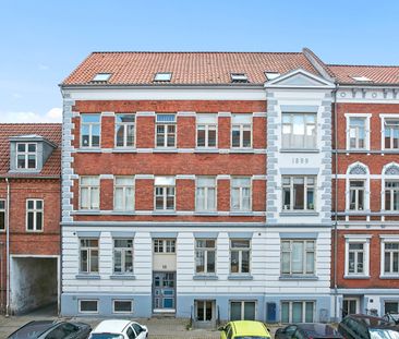 4 værelses lejlighed på 107m2 med terrasse - Foto 1