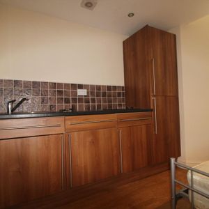 Studio to rent - Photo 2