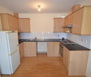 2 bedroom flat to rent - Photo 4