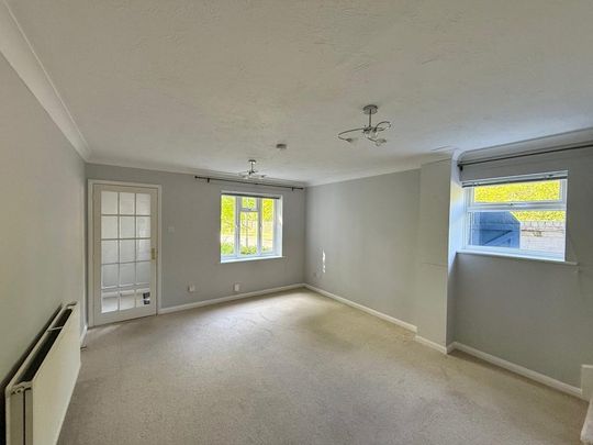 2 bedroom end of terrace house to rent - Photo 1