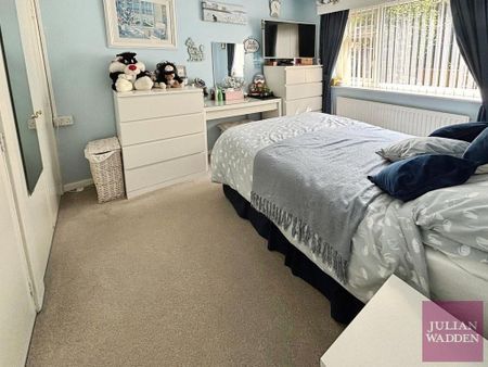 2 bedroom bungalow to rent - Photo 2