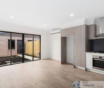 23 Fadden Mews, Officer - Photo 1