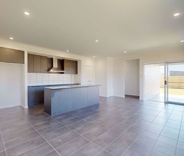 Modern Family Home in a Quiet Burdell Pocket - Photo 6