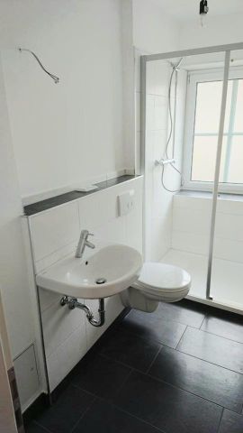 Modernisierte 2 Zimmer Wohnung mit Einbauküche in Bad Lauchstädt - Photo 2