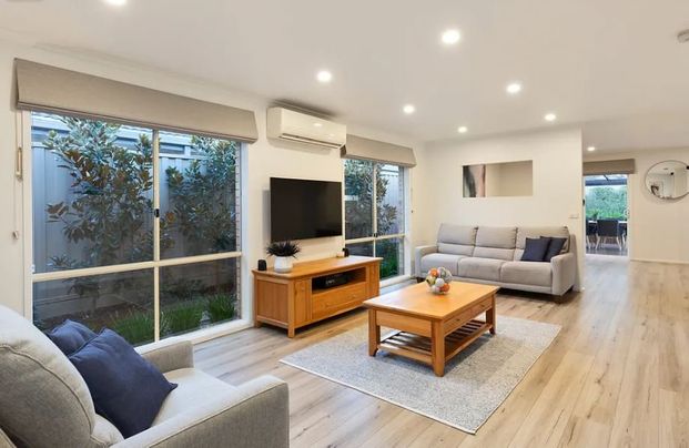 43 Longacres Road, Yallambie VIC 3085 - Photo 1