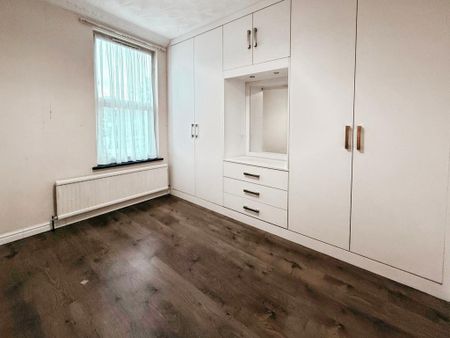 4 bedroom terraced house to rent - Photo 4