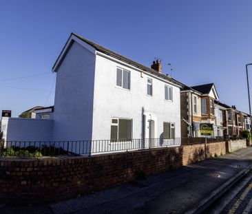 3 bed house to rent in Columbia Road, Bournemouth, BH10 - Photo 5