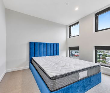 Location! Lifestyle! - Photo 3