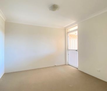 Stylish and Convenient Living - Photo 2