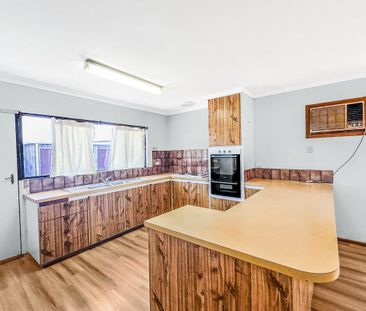 3X1 IN SOUGHT AFTER EATON - Photo 1