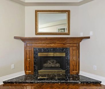 Detached Home For Lease | W9251835 - Photo 4