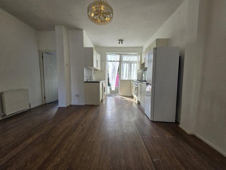 1 bedroom flat to rent - Photo 2