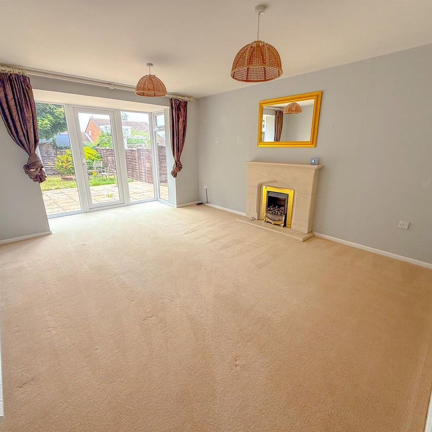 The Dormers, Swindon, Highworth - Photo 1