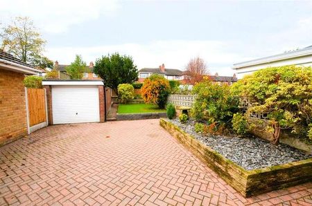 Pembroke Drive, Westlands, Newcastle, ST5 - Photo 2