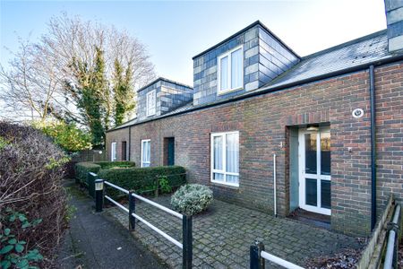 Well presented 2 bedroom house situated just to the north of the City with excellent access to A14, M11 & Science Parks. Rear Garden. Parking available on a first come first serve basis. Unfurnished. - Photo 5