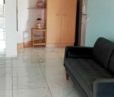 Beautiful Spacious Home Between Broadbeach and Surfers - Photo 3