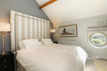 3 bedroom terraced house to rent - Photo 5