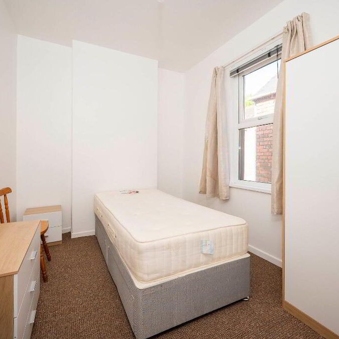Apt 2, 14 Glandore Gardens, Belfast, BT15 3FF - Photo 1