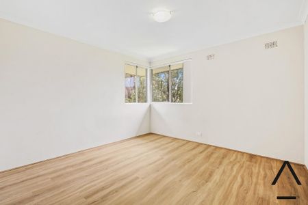 Sunny, Light and Bright 2 Bedroom Apartment - Photo 5