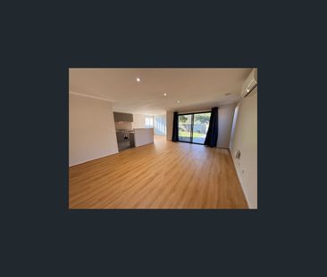 Modern Family Home - Photo 4